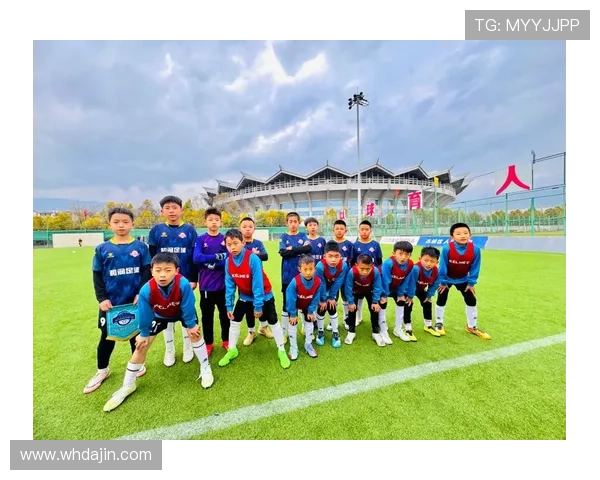 足球明星的潜质包括技术能力体能素质心理素质团队合作和领导才能等多方面因素